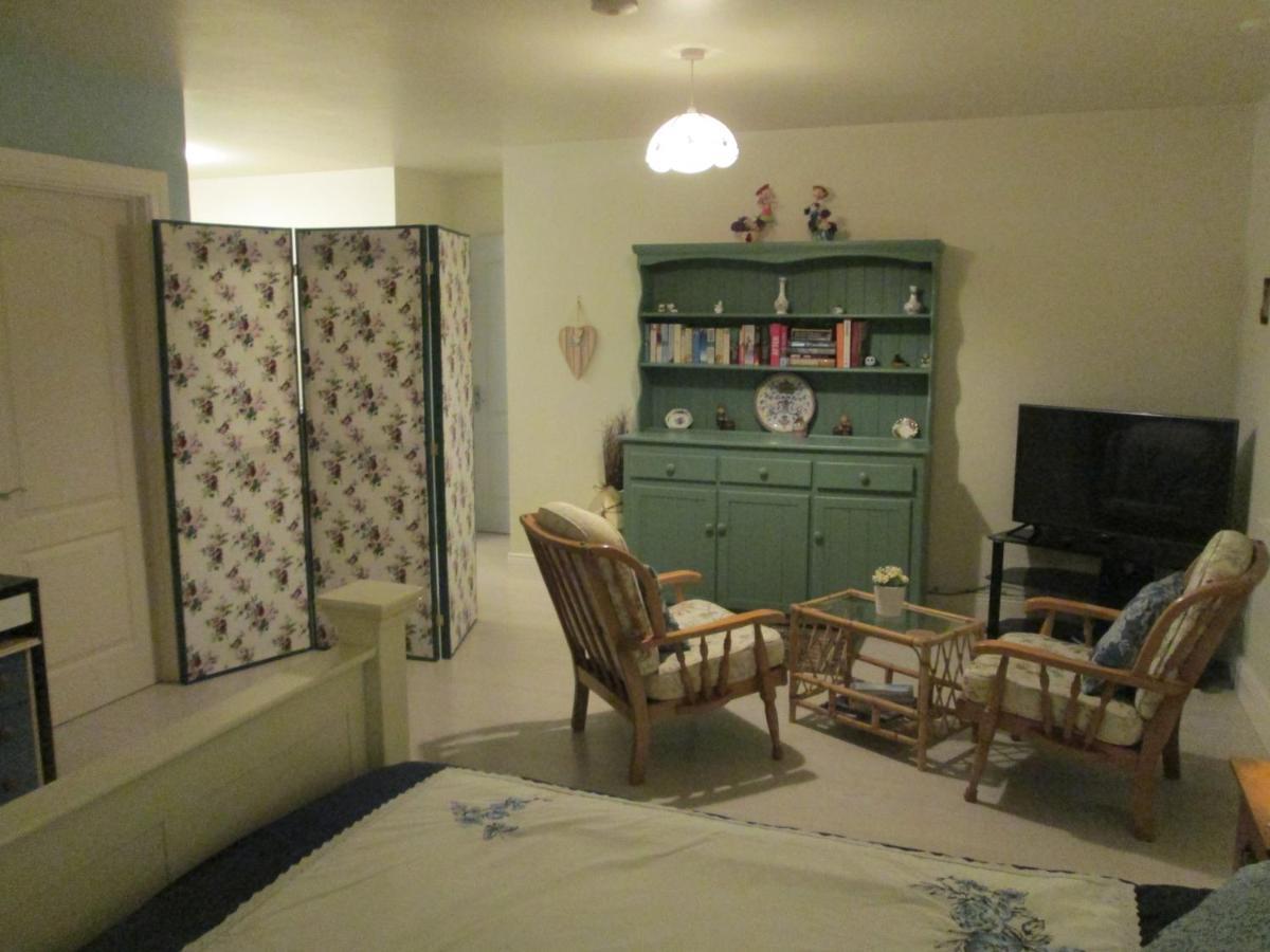 The Willow Room Ashford Экстерьер фото